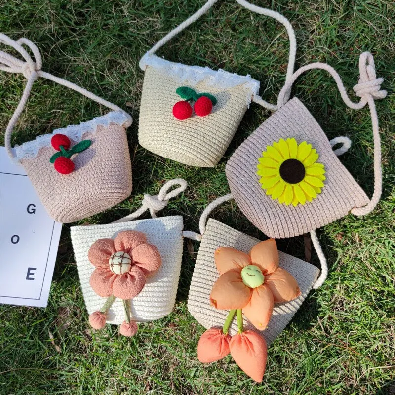 Cute Mini Flower Straw Bags