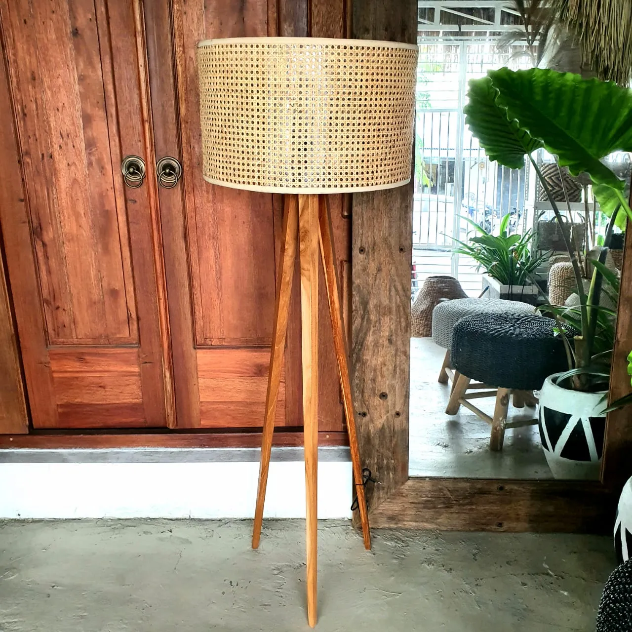 Natural Woven Rattan Shade Table Lamp