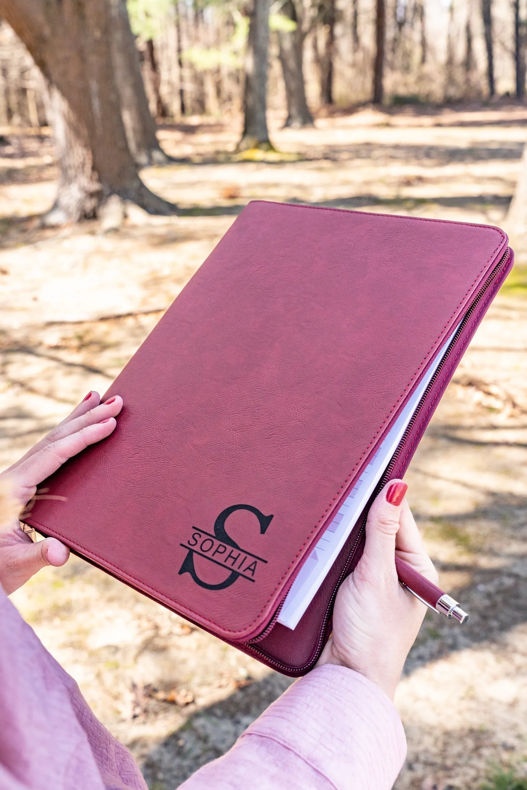 Personalized Leather Padfolio with Zipper & Pen