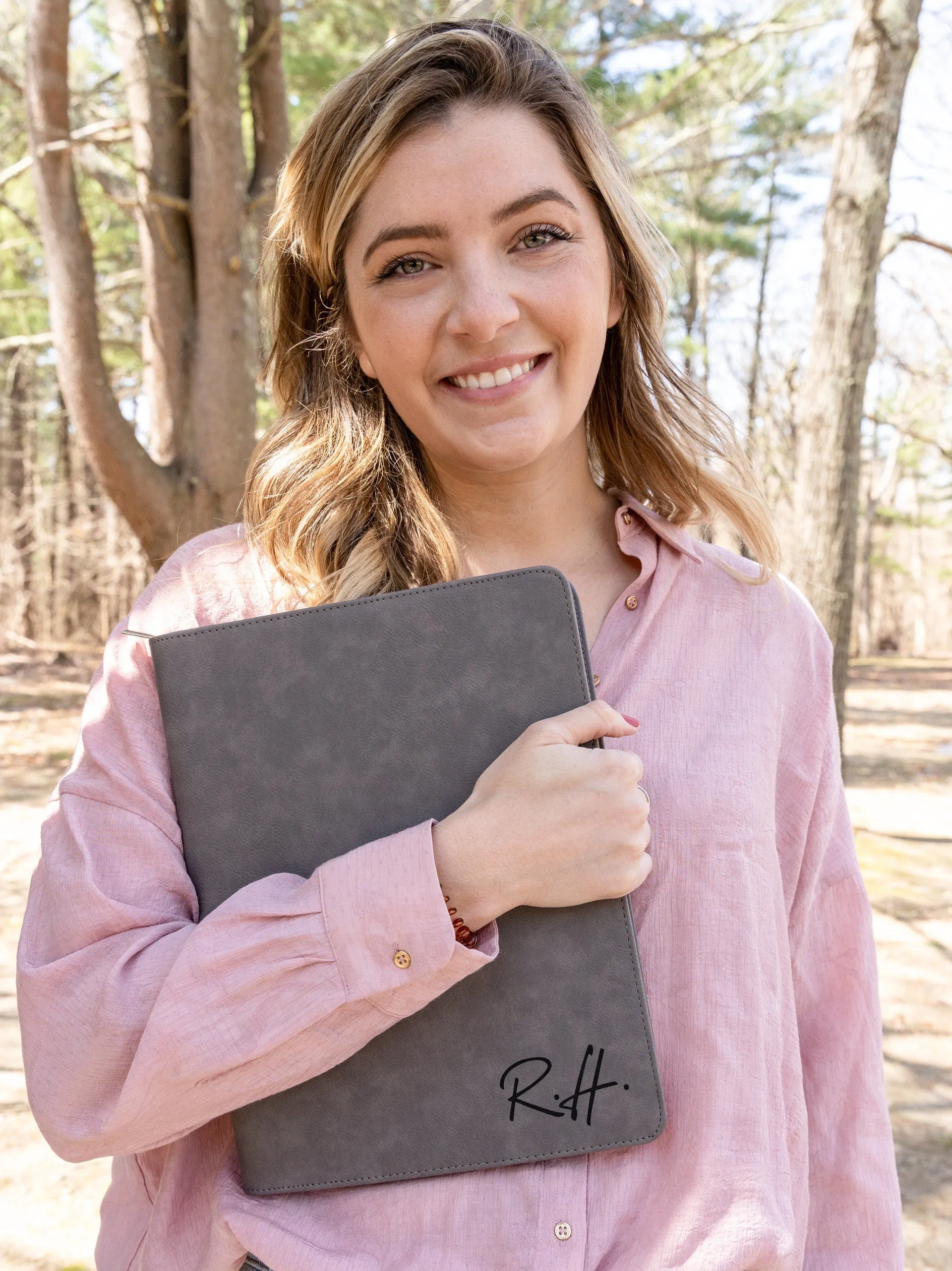 Personalized Leather Padfolio with Zipper & Pen