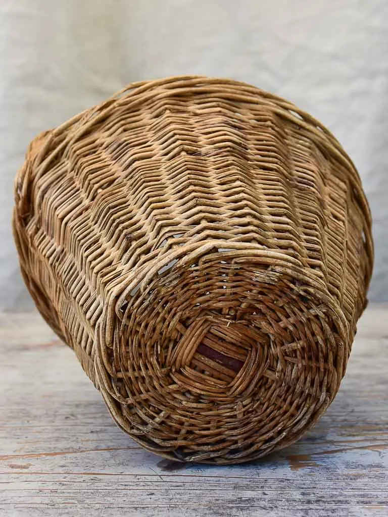 Provincial Mid-century wicker basket