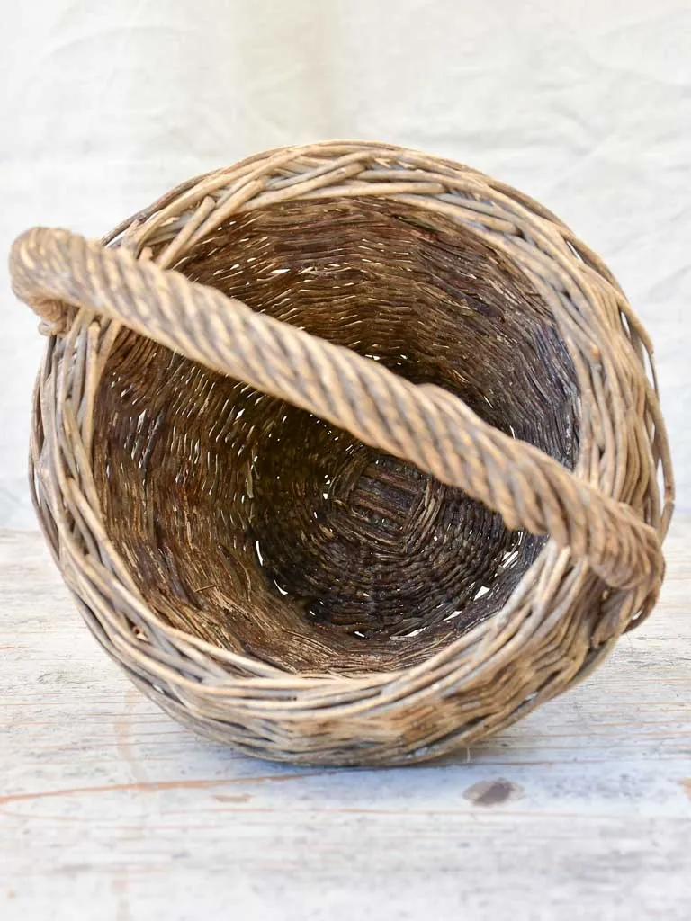 Provincial Mid-century wicker basket