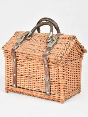 Small school lunch wicker basket - peaked