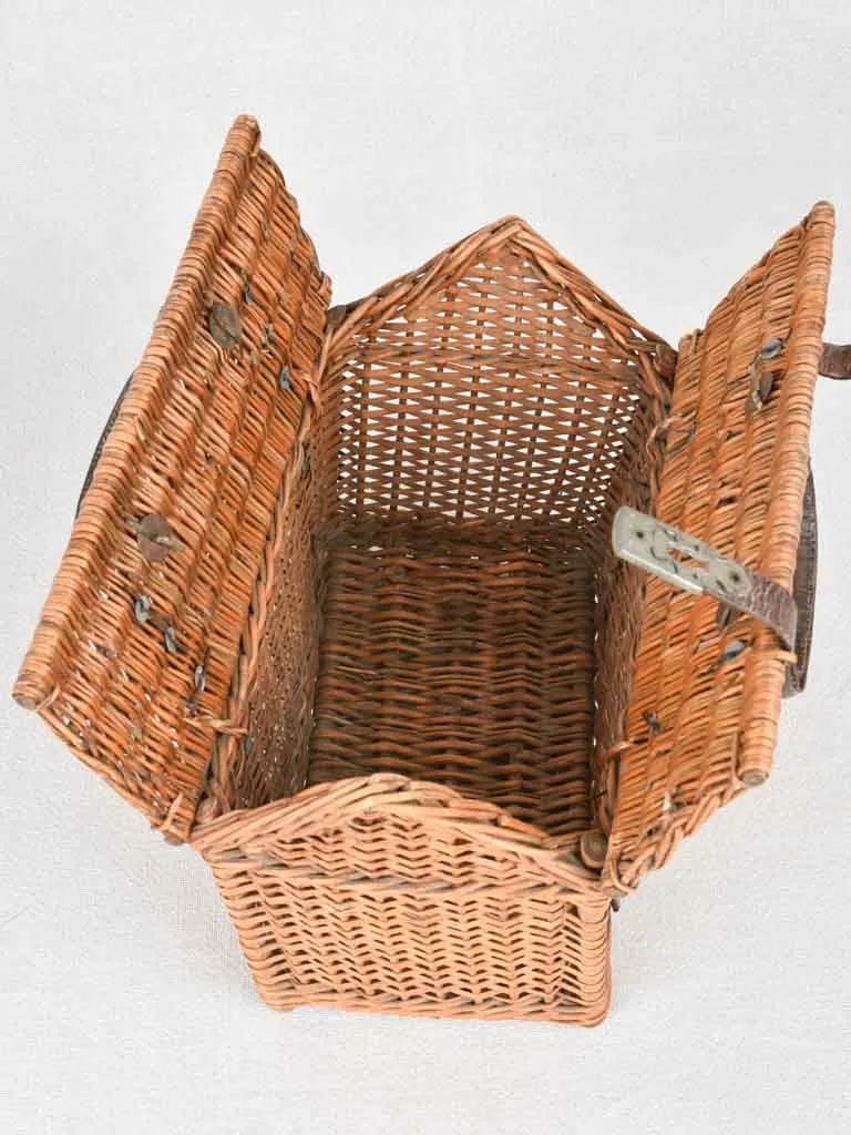 Small school lunch wicker basket - peaked